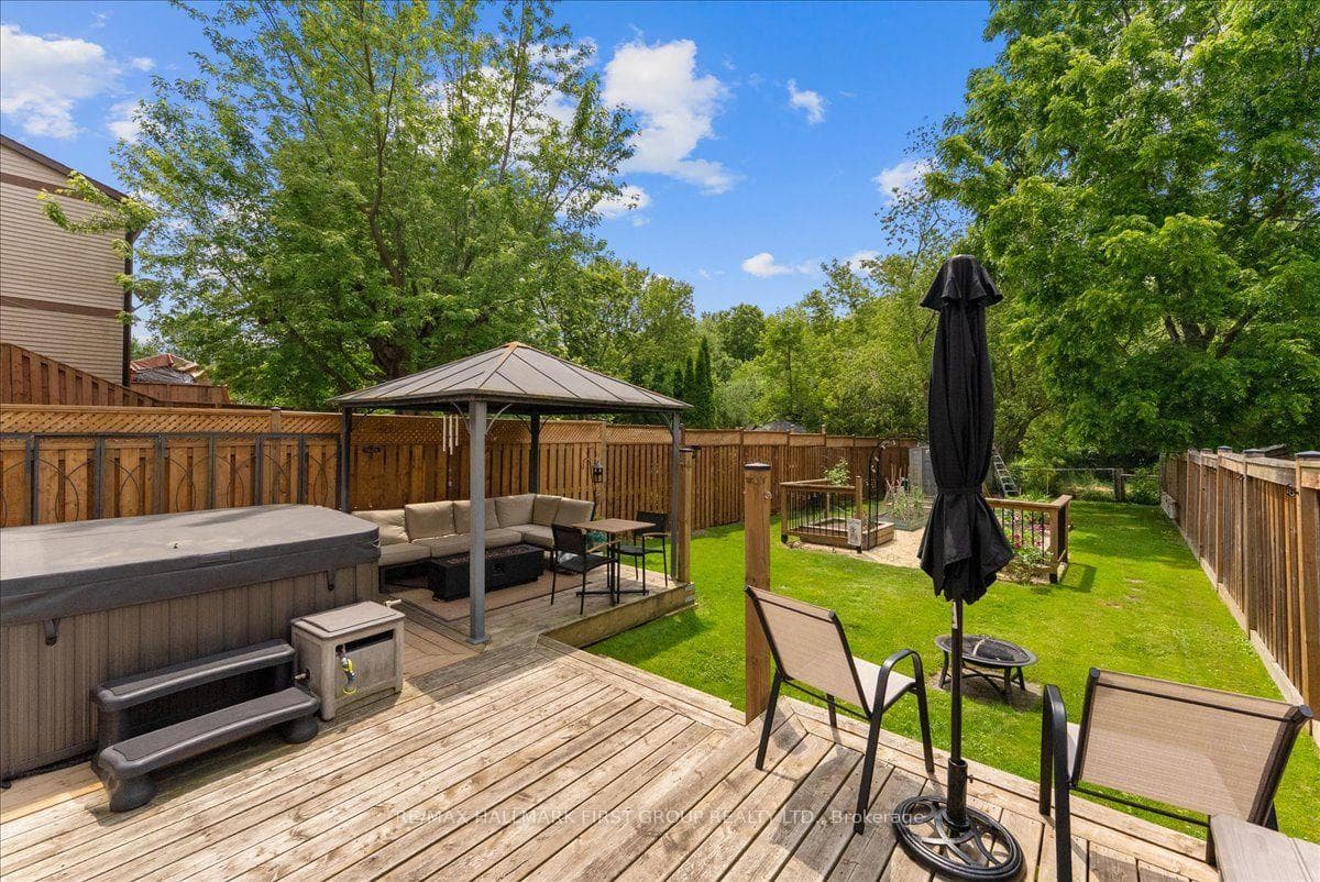 134 Londonderry Street photo 38