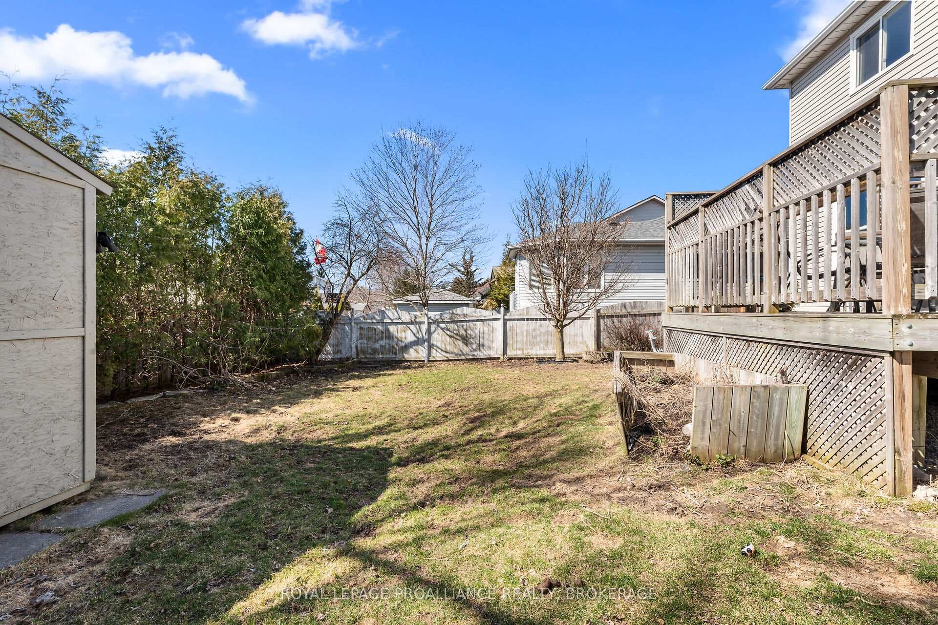 535 Freeman Crescent photo 40