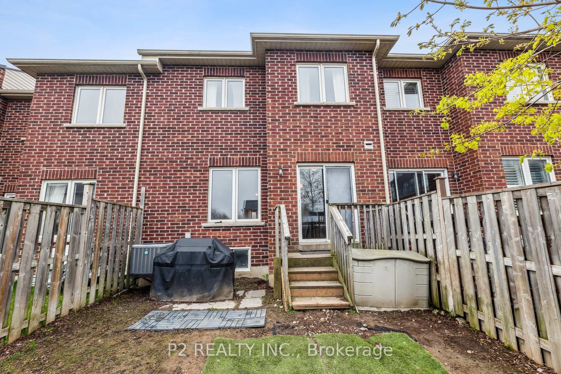 127 Beer Crescent photo 37
