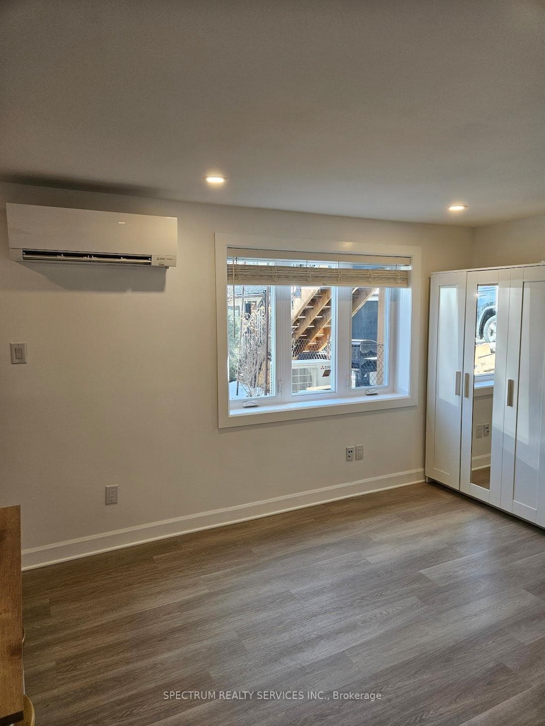 49 Gotham Court Unit 2 photo 3