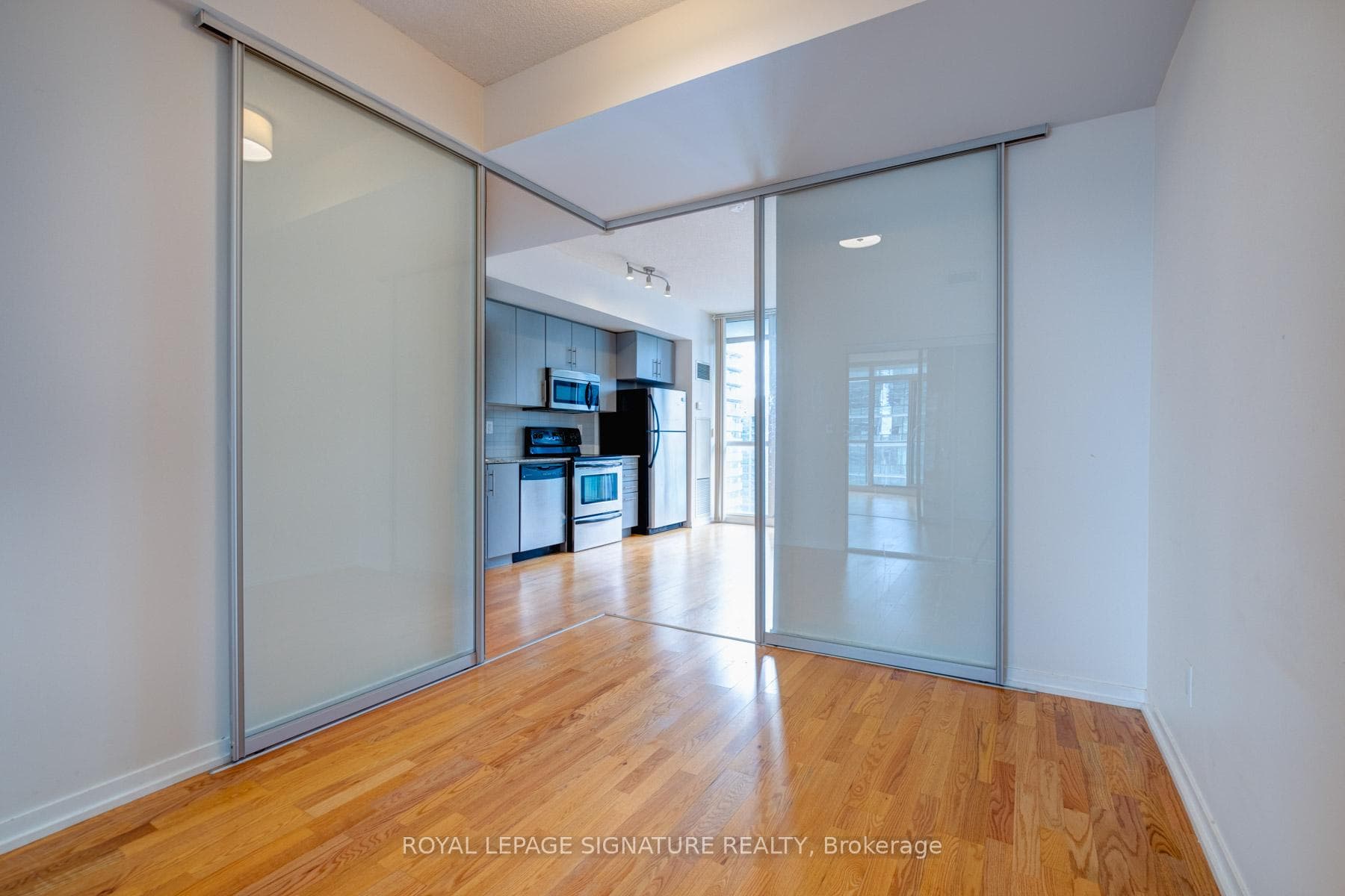65 Bremner Boulevard Unit 2704 photo 8