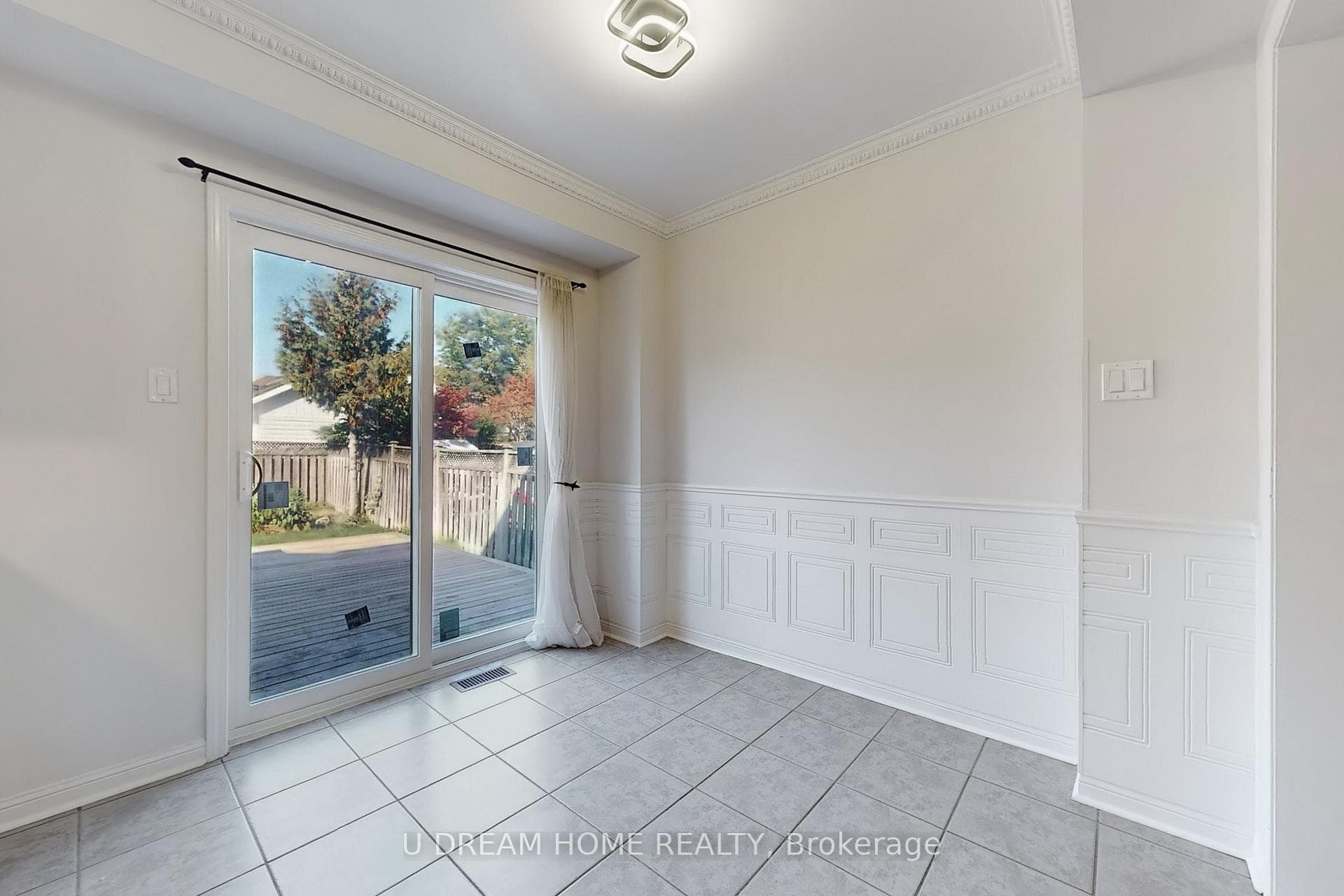 55 Catkins Crescent photo 9