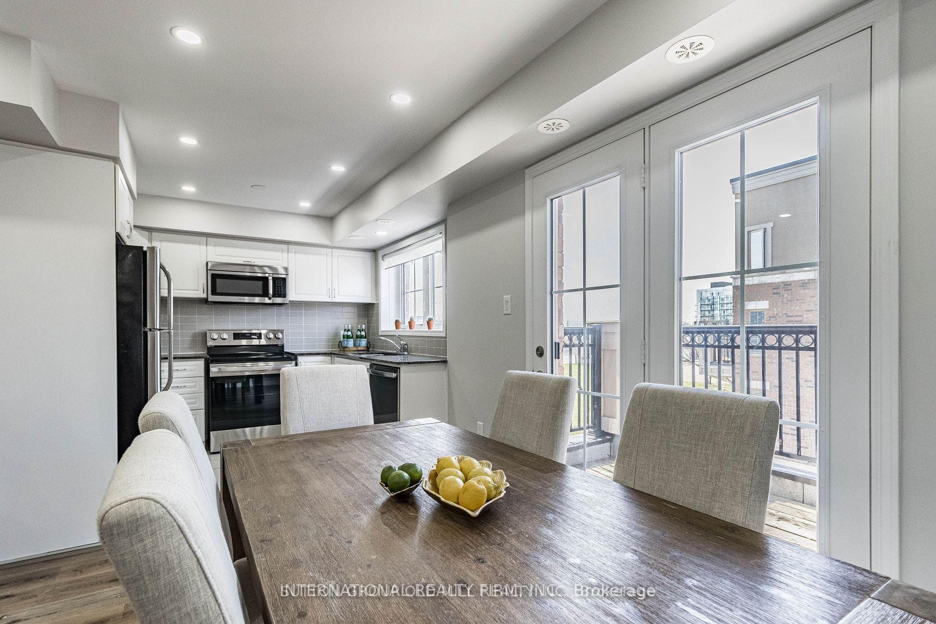 2441 Greenwich Drive Unit 124 photo 6