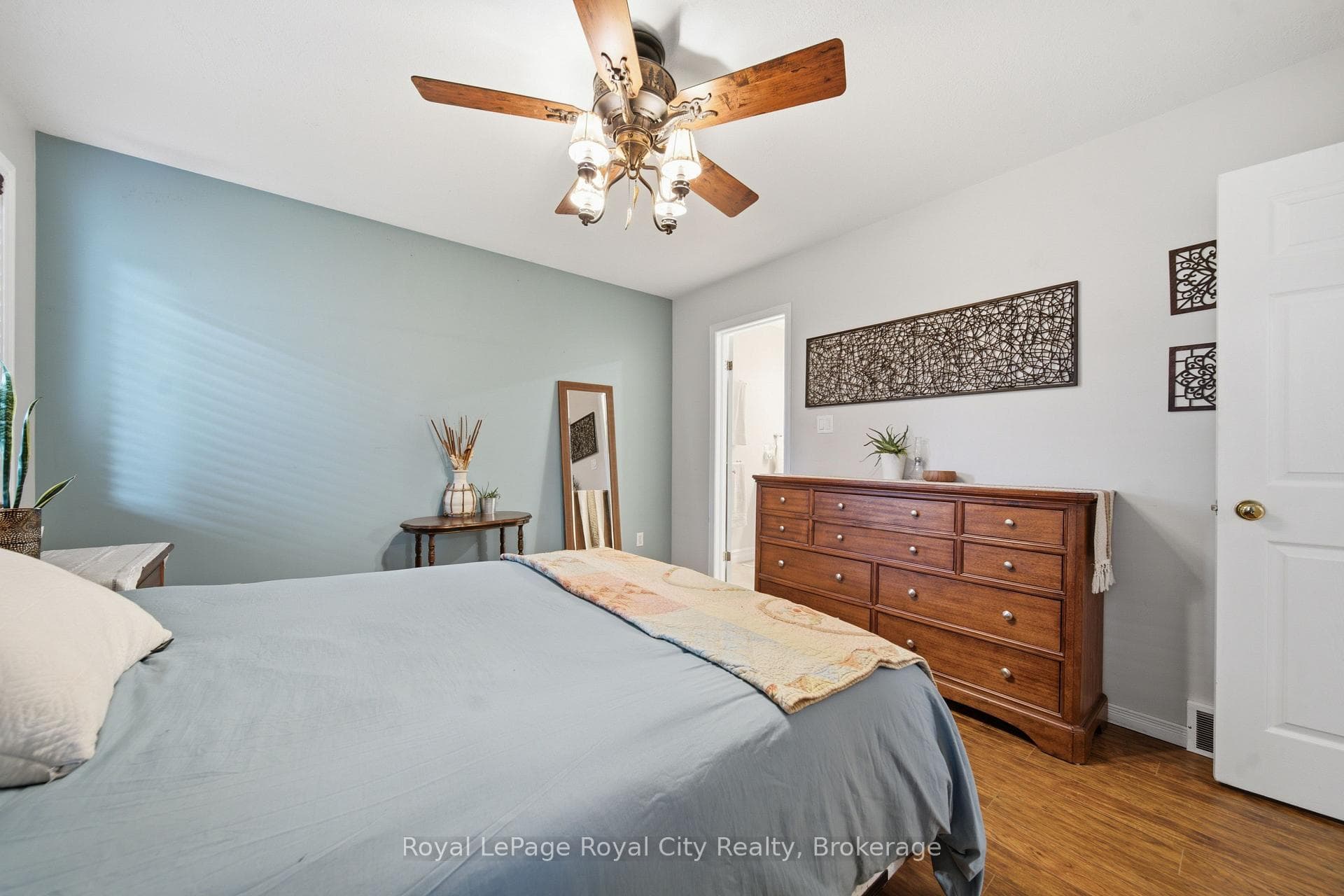 14 Hewitt Street photo 19