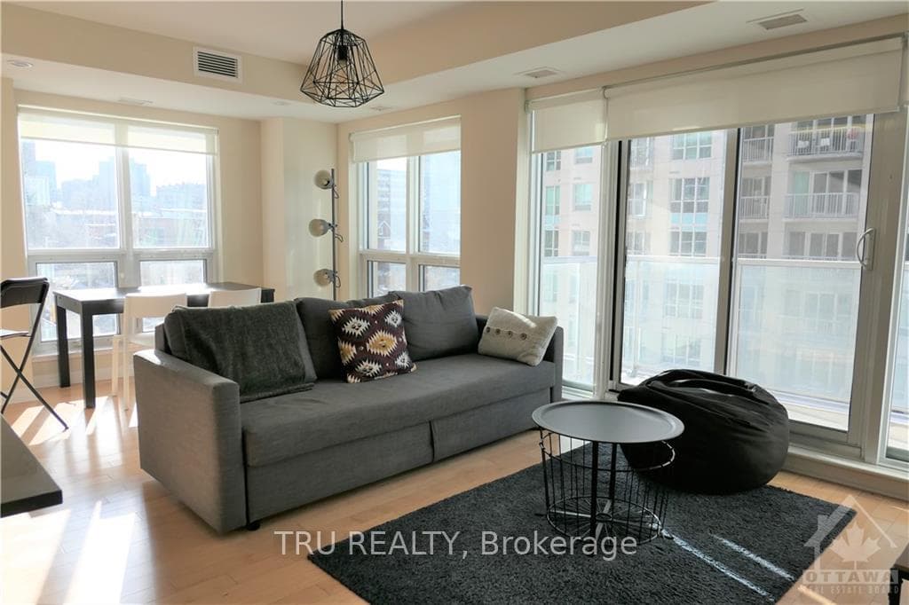242 RIDEAU Street Unit 508 photo 4