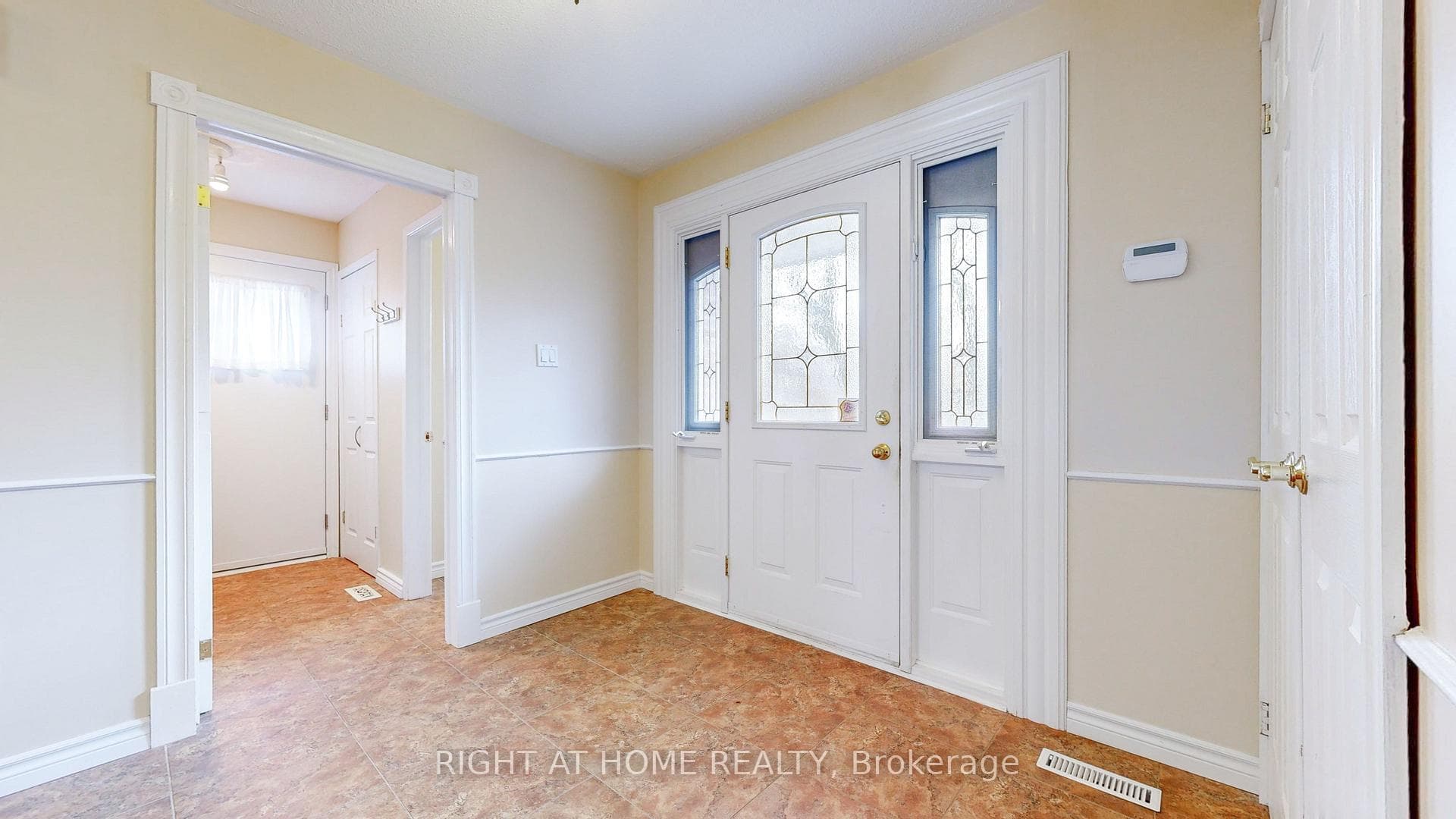 38 Colette Drive Unit Upper photo 2