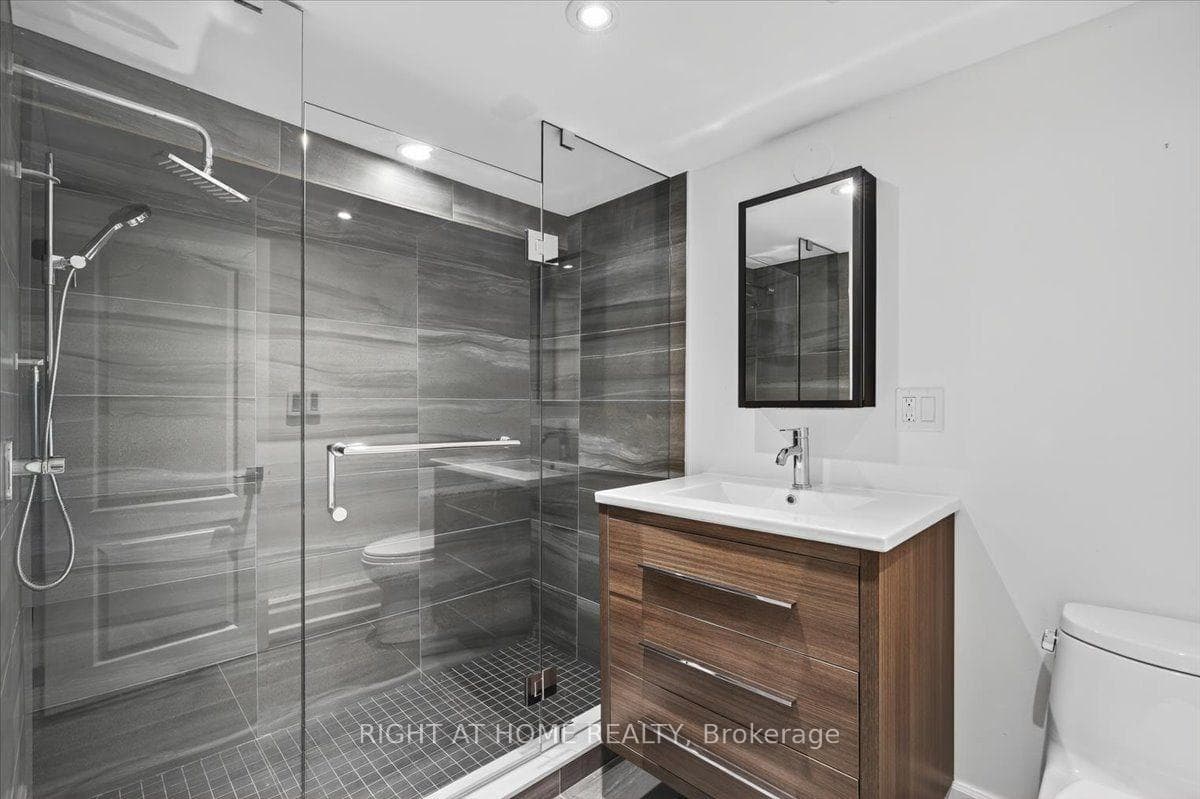 64 Larwood Boulevard photo 37