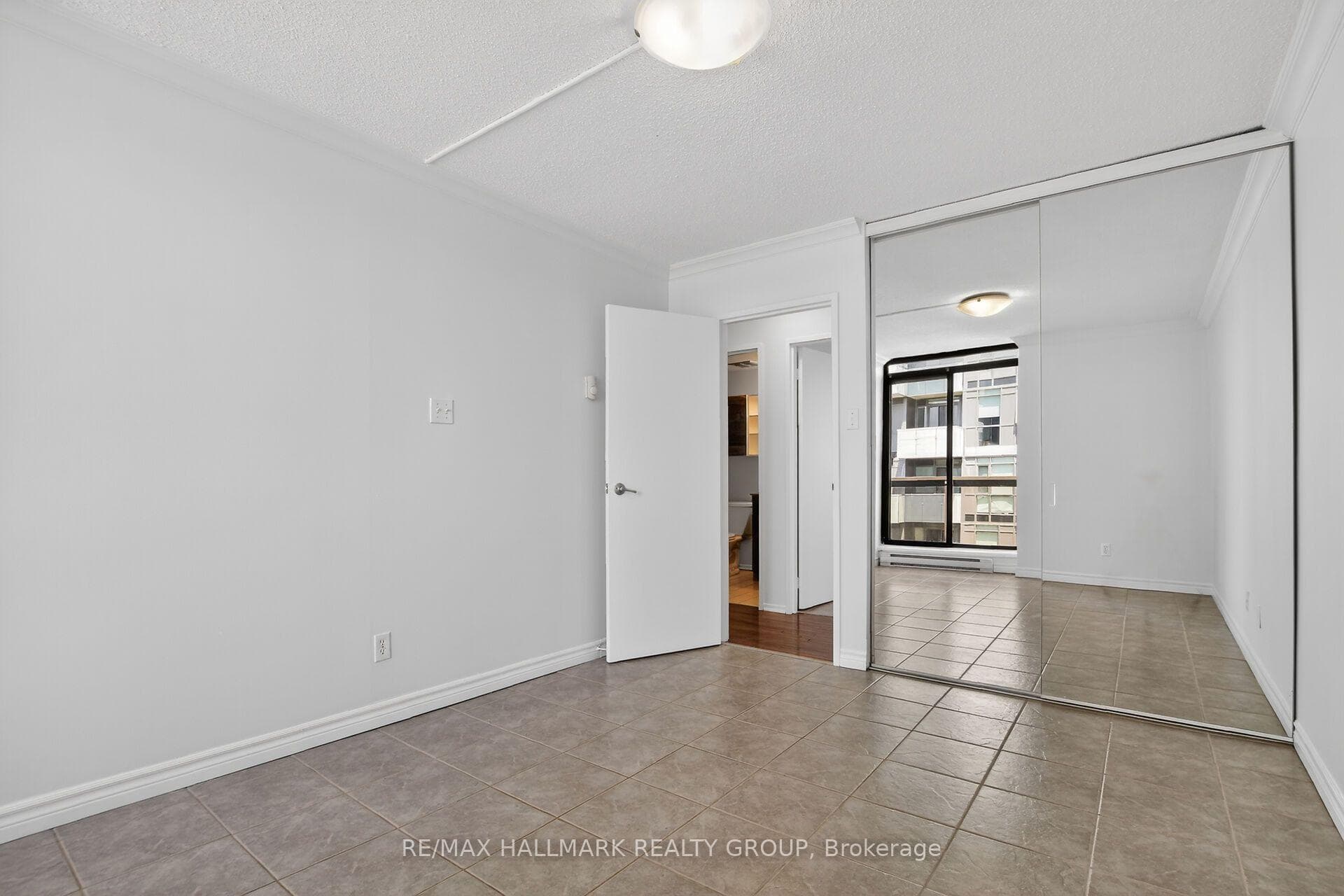 191 Parkdale Avenue Unit 602 photo 16