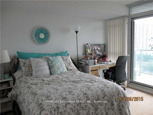 96 St Patrick Street Unit 1401 photo 3