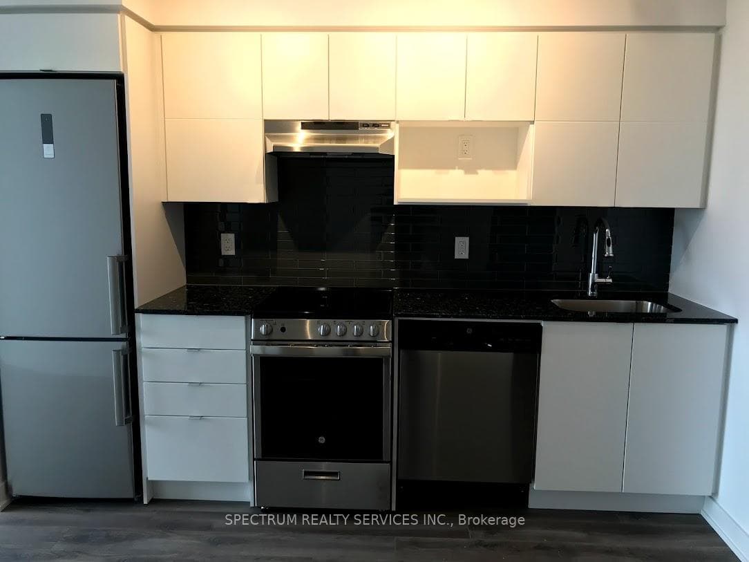120 Varna Drive Unit 709 photo 4