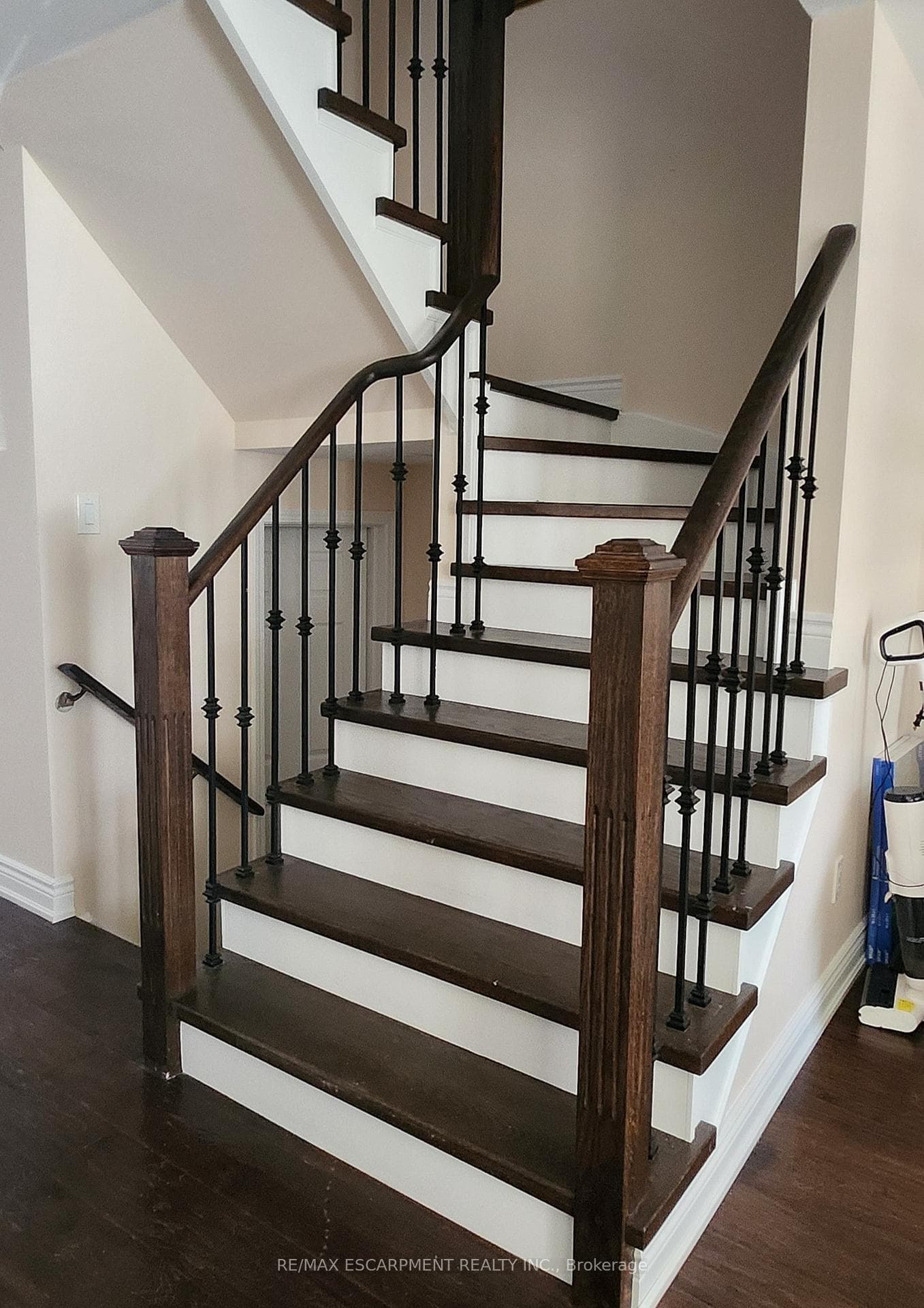 152 Thomas Avenue photo 4