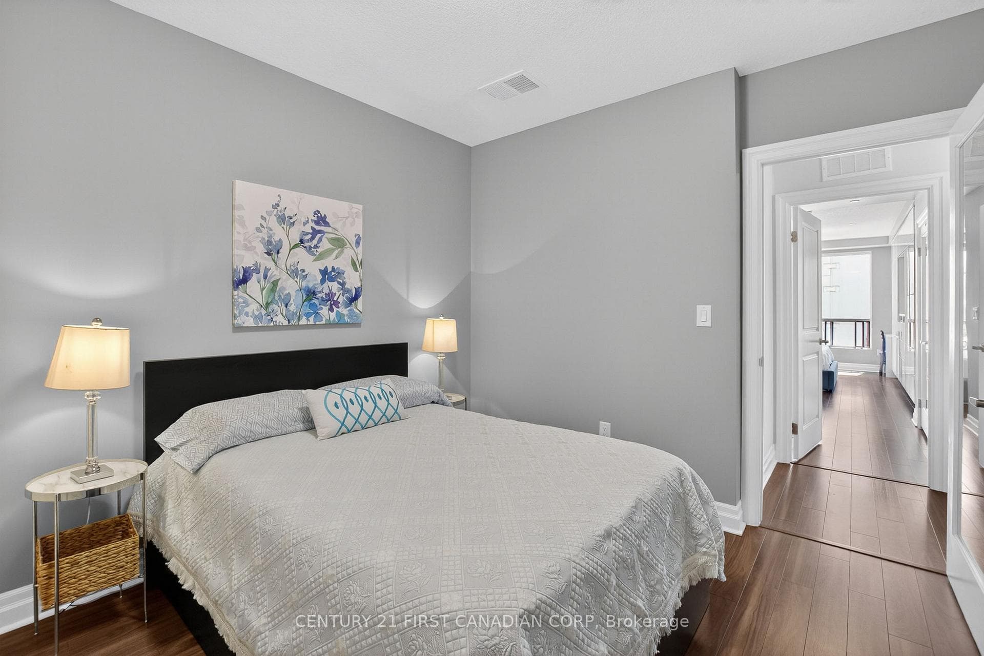 260 Villagewalk Boulevard Unit 208 photo 20