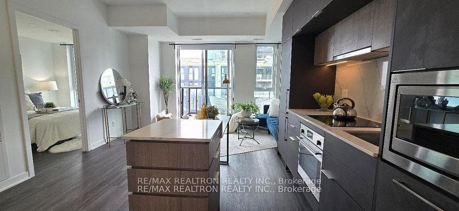 185 Alberta Avenue Unit 1208 photo 4
