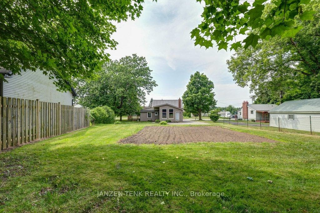 9240 Richmond Road photo 32