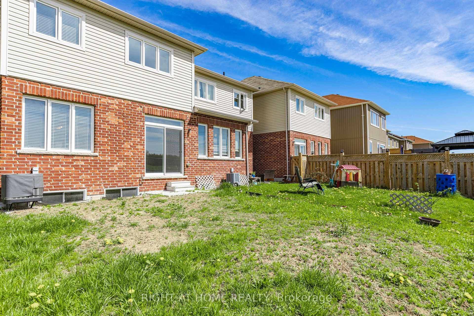 105 Wagner Crescent photo 38