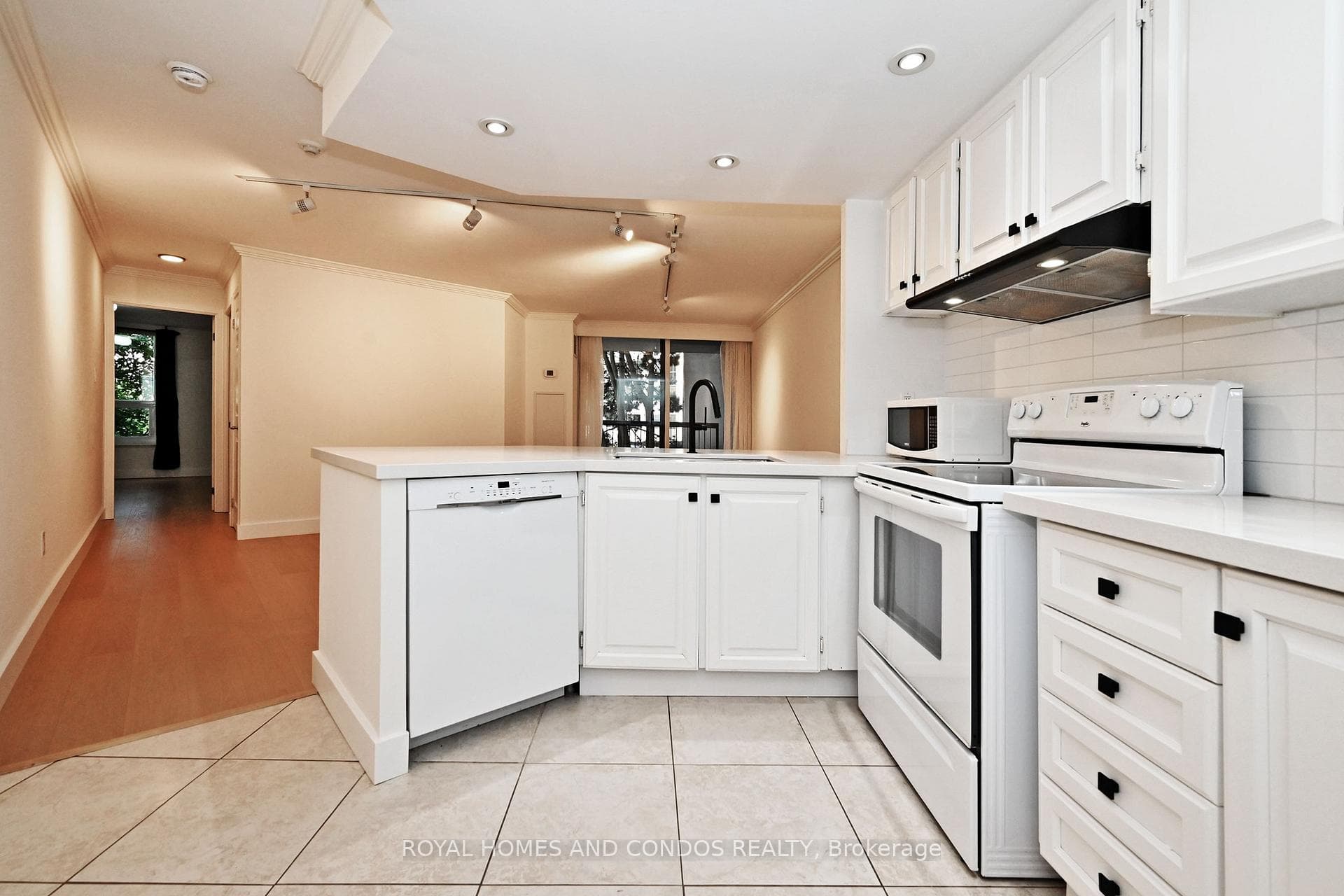 77 Maitland Place Unit 220 photo 20