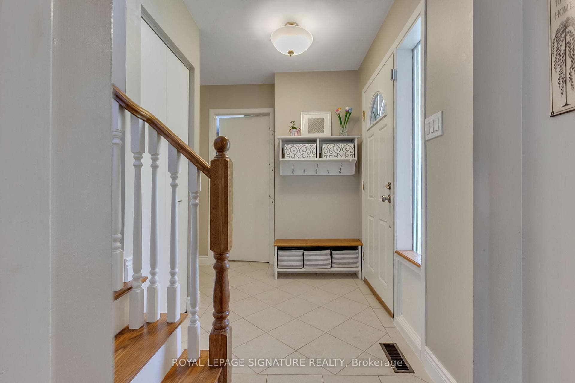 3373 Tallmast Crescent photo 4