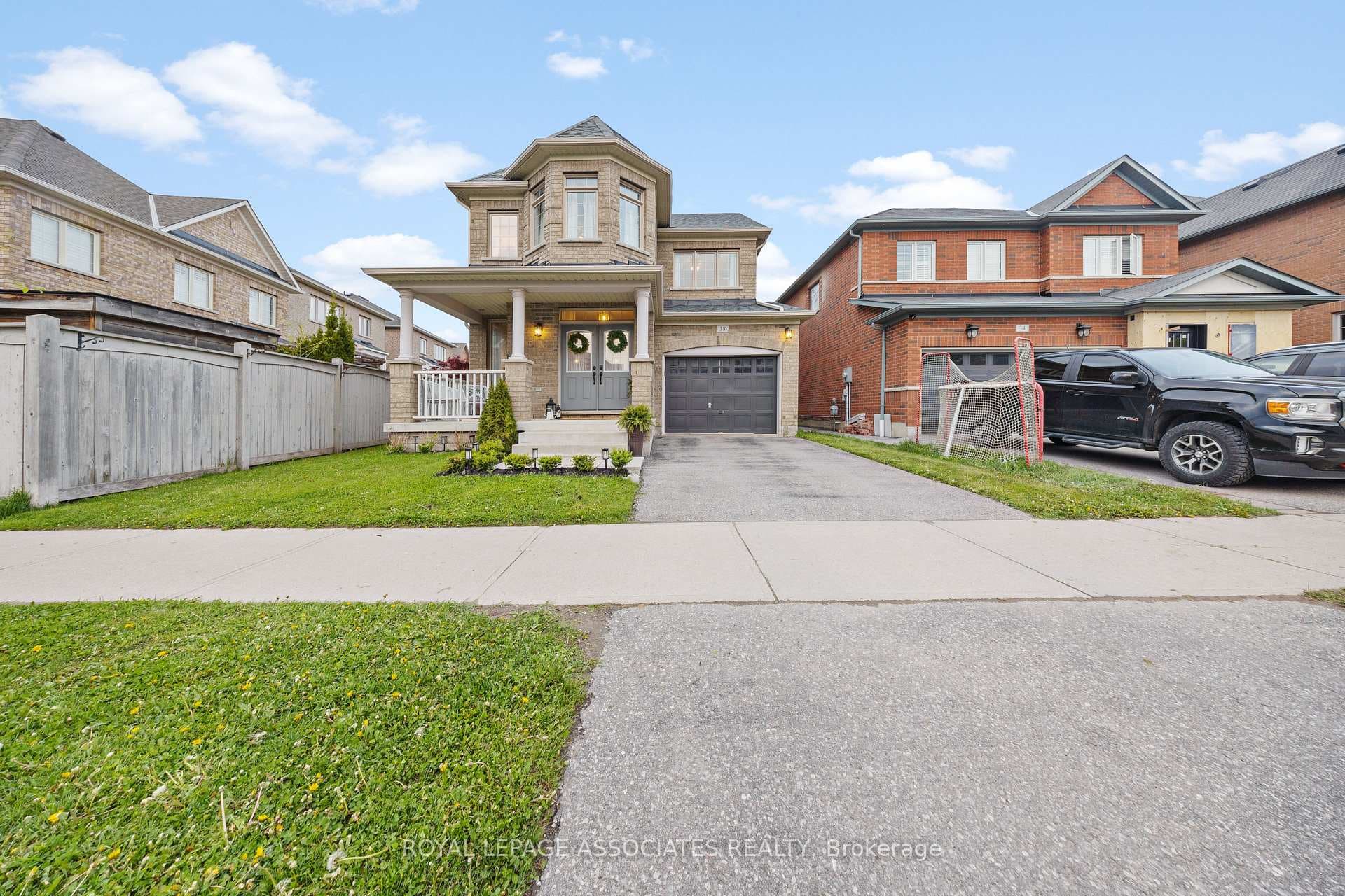 38 Sweetner Drive photo 2