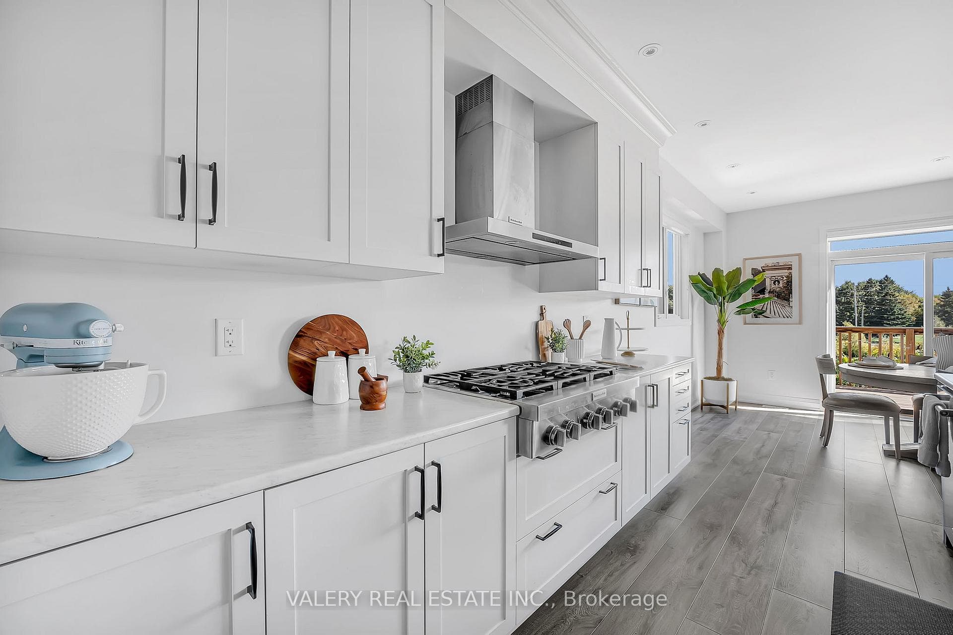 233 Mcfarlane Crescent photo 17