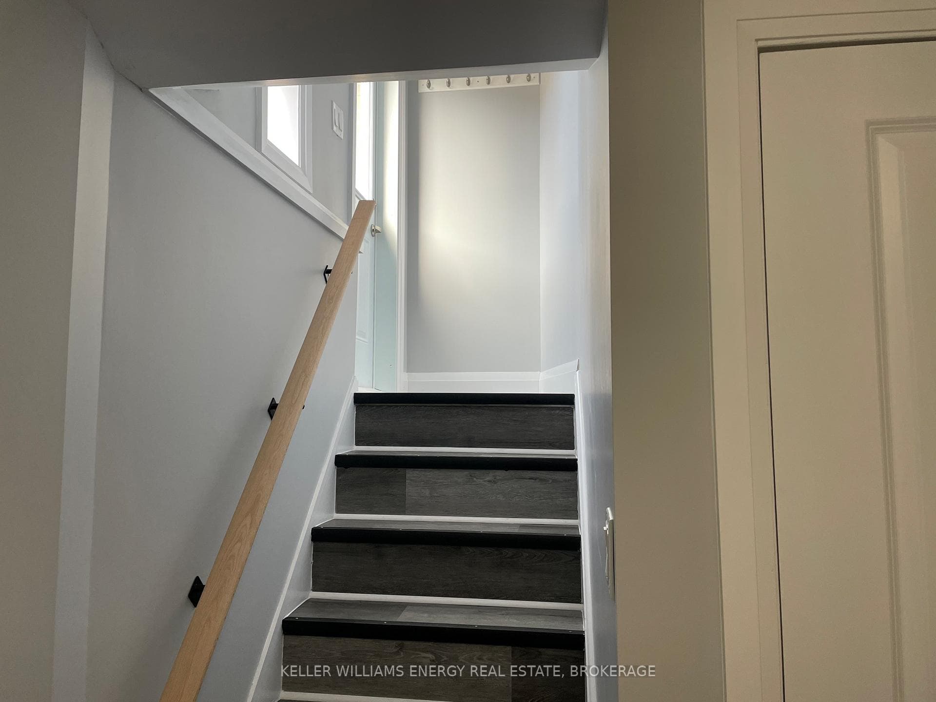 339 Jasper Avenue photo 16