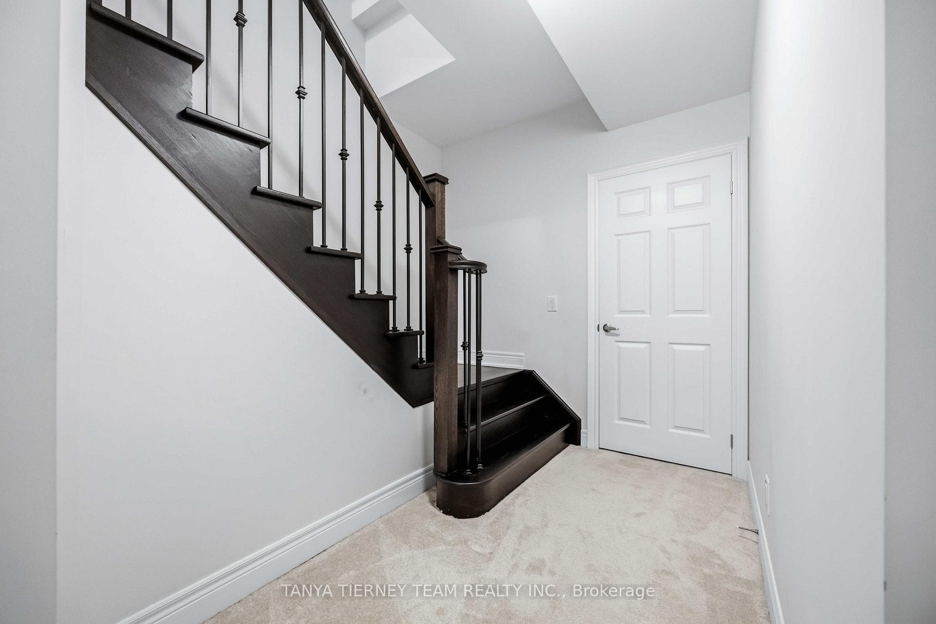 17 Pennine Drive photo 43