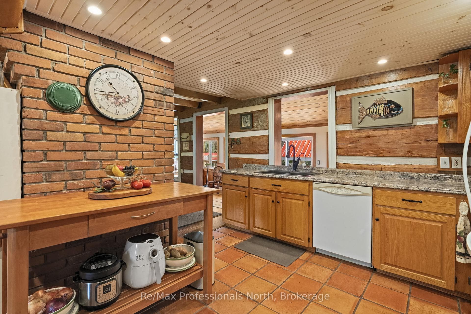 3569 Chetwynd Road photo 16