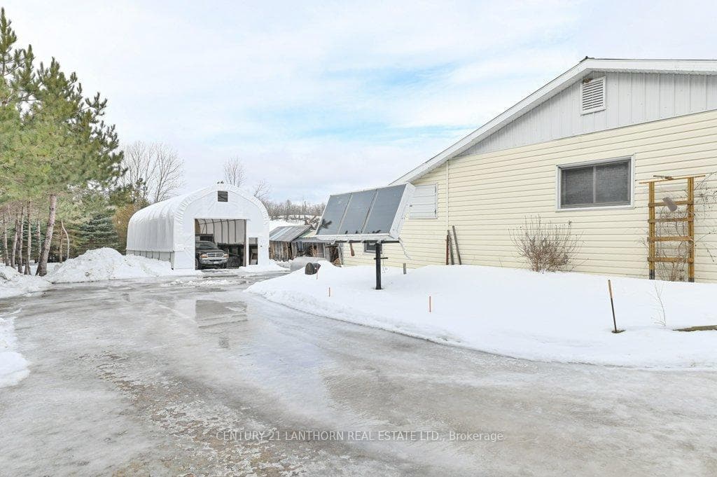 523 Harts Road photo 39