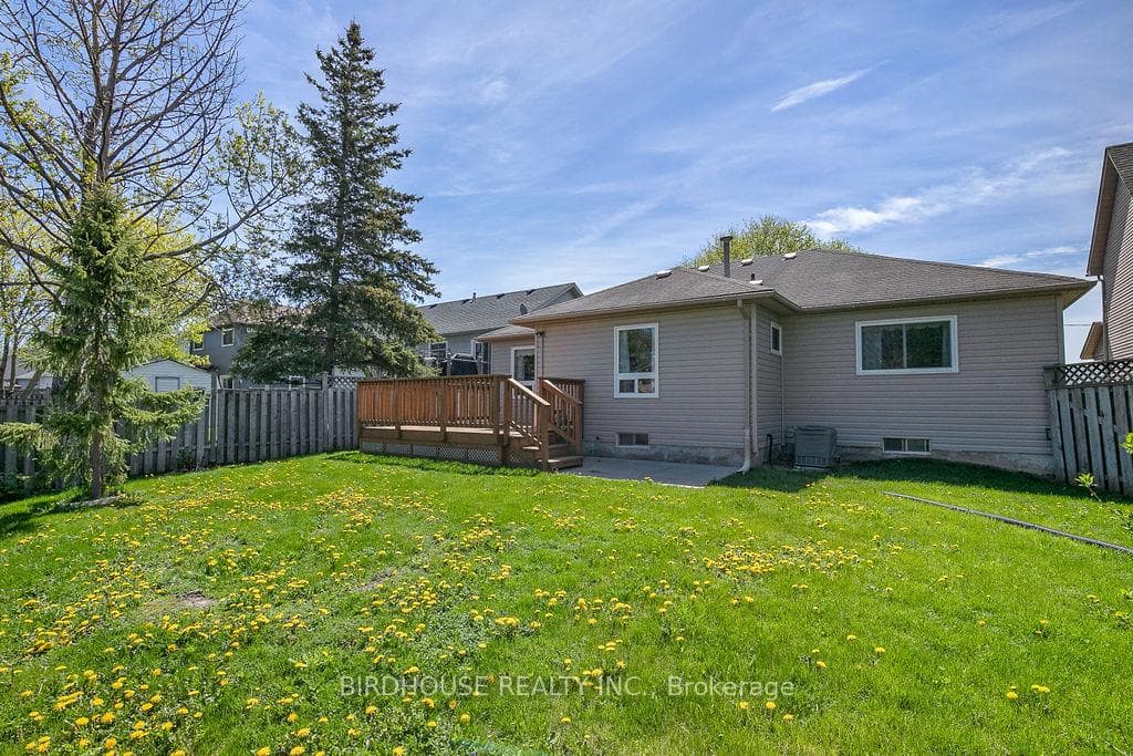 14 Crestwood Avenue photo 2
