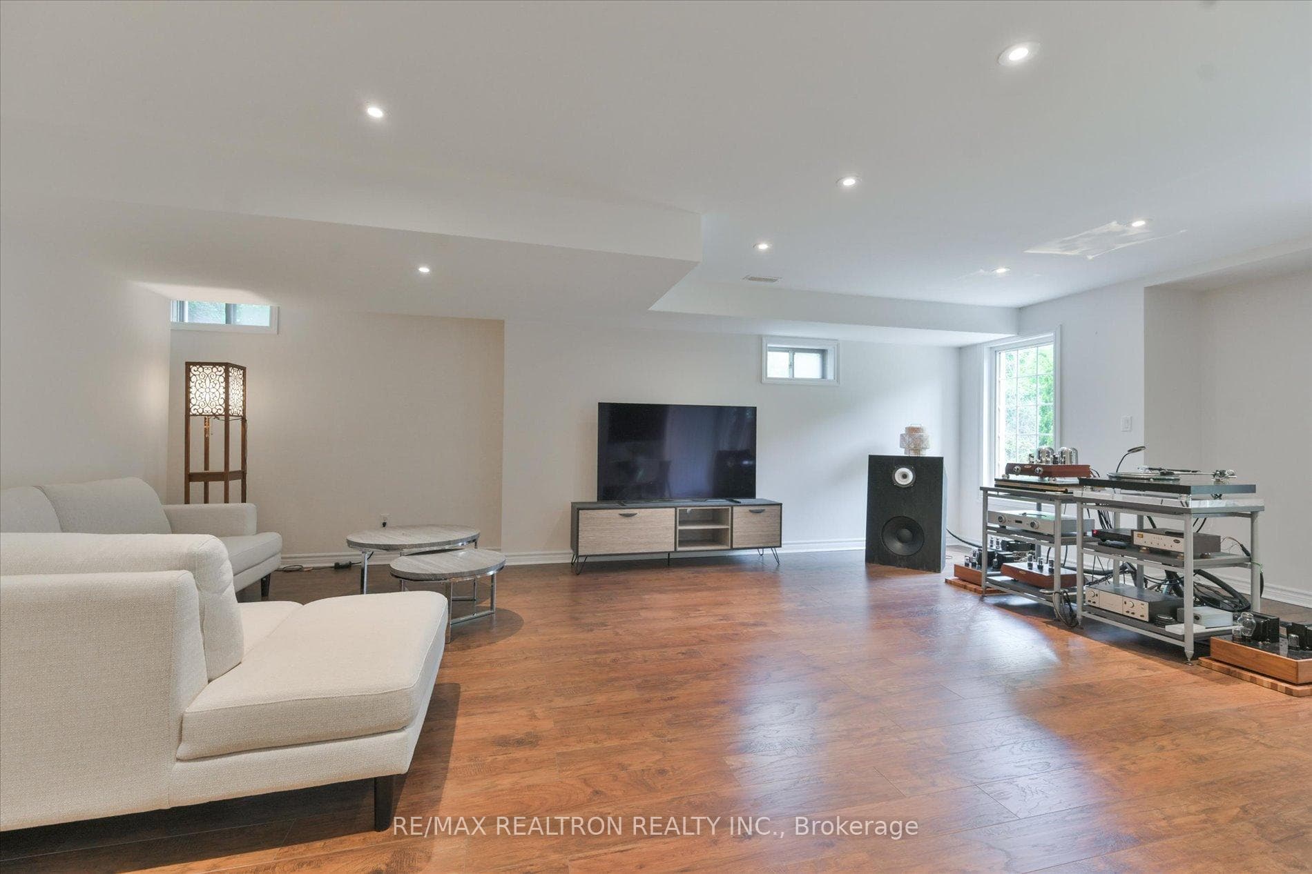 175 William Graham Drive photo 31