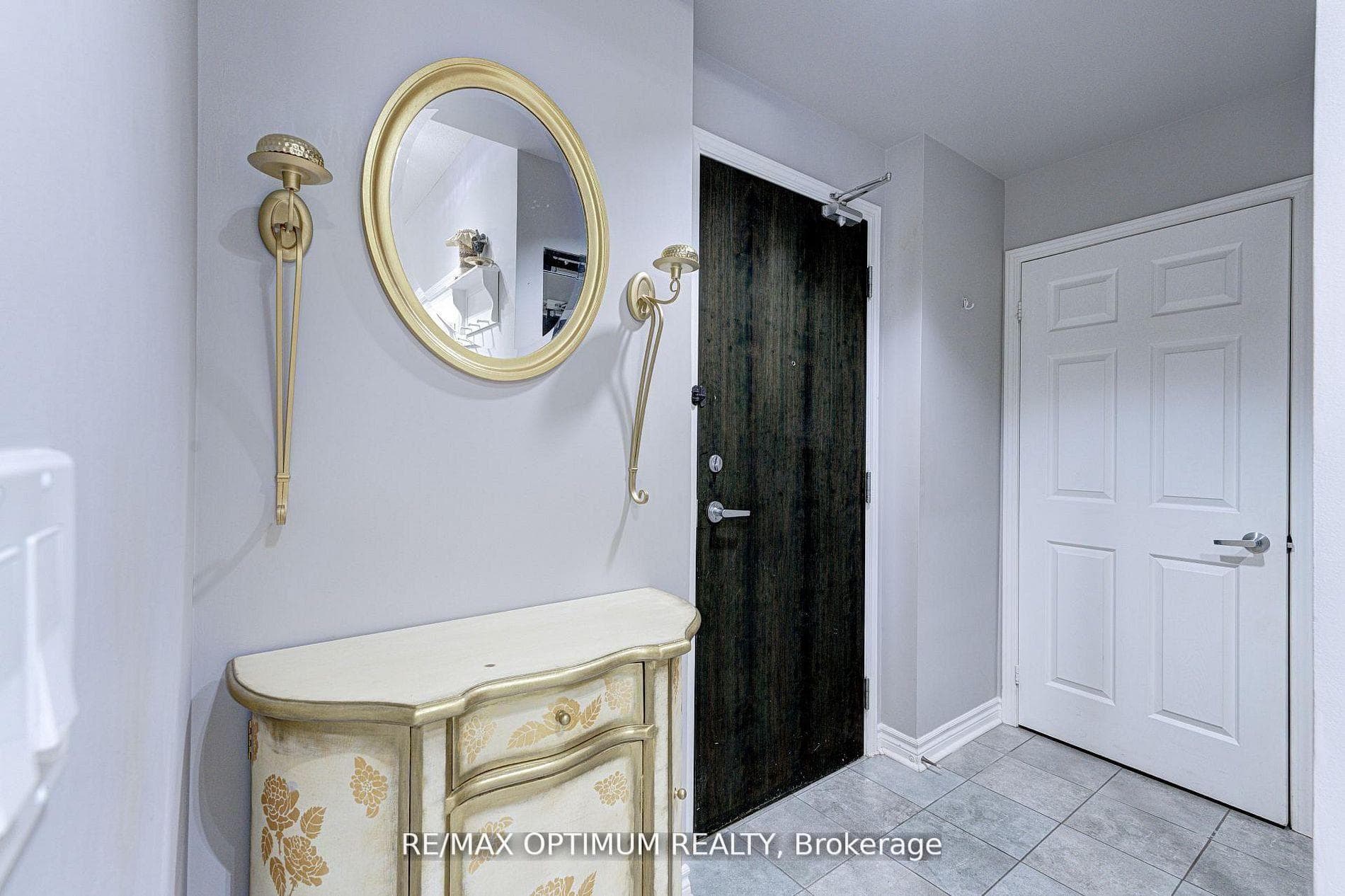 388 Prince Of Wales Drive Unit 1104 photo 4