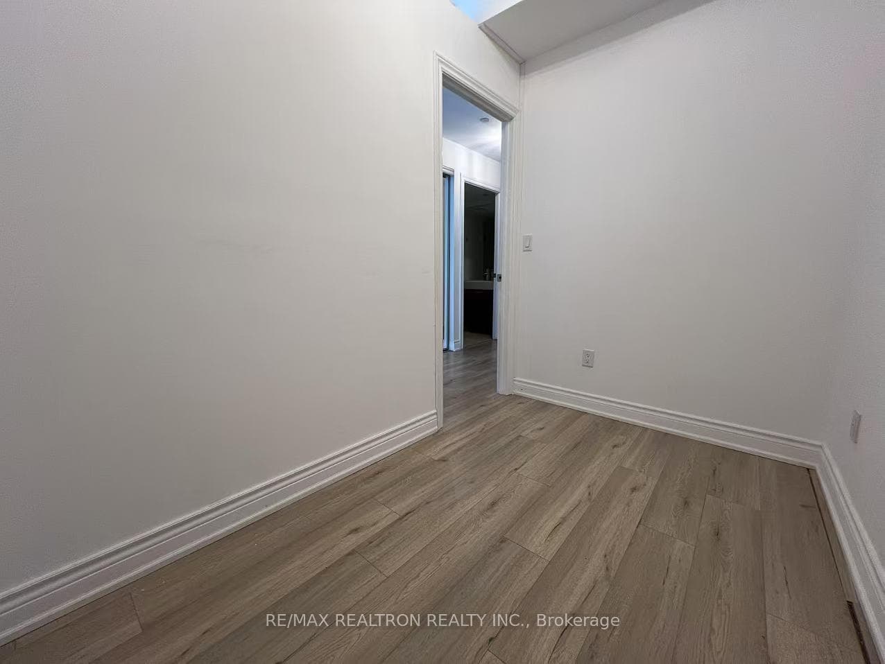 386 Yonge Street Unit 4103 photo 8