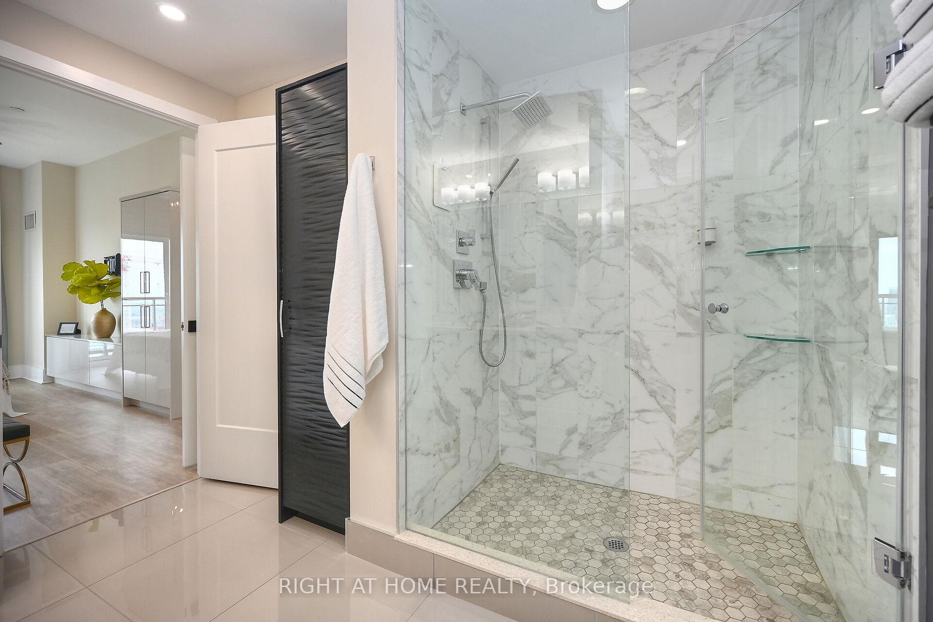 3975 GRAND PARK Drive Unit 4801 photo 32