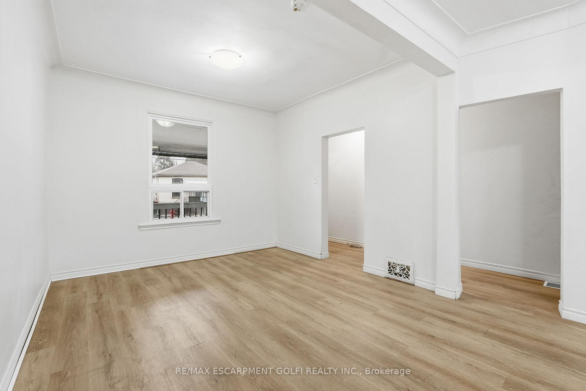 39 Burlington Street photo 5