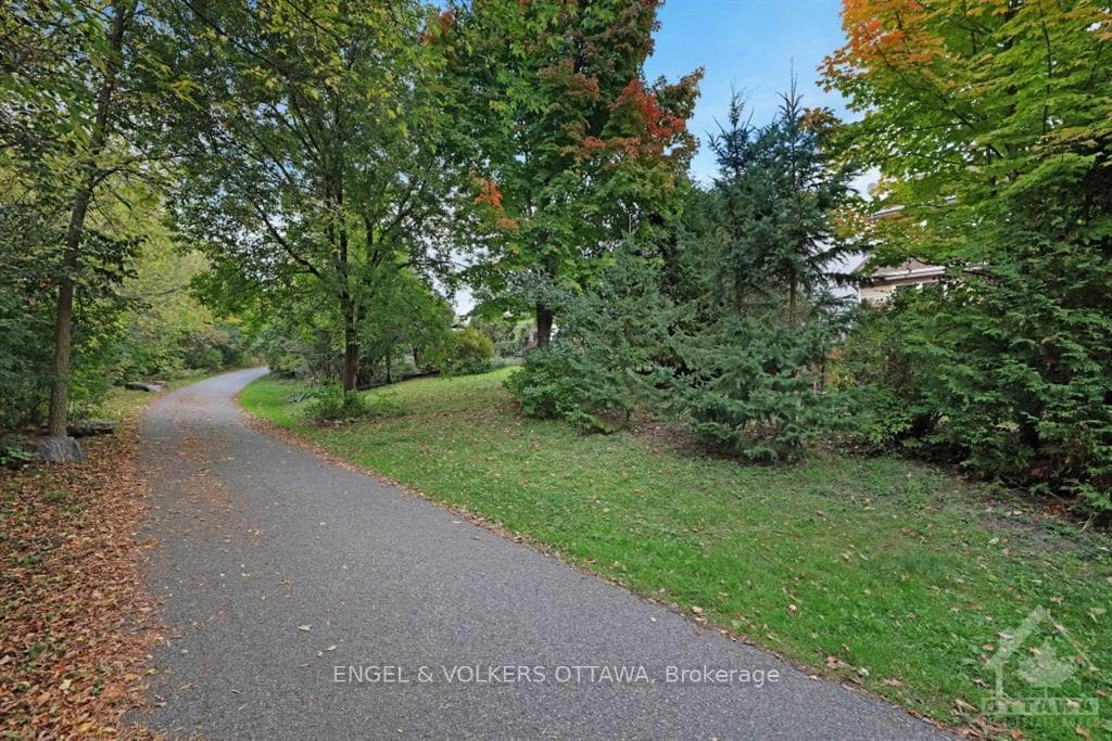 11 WINDCREST Court photo 26