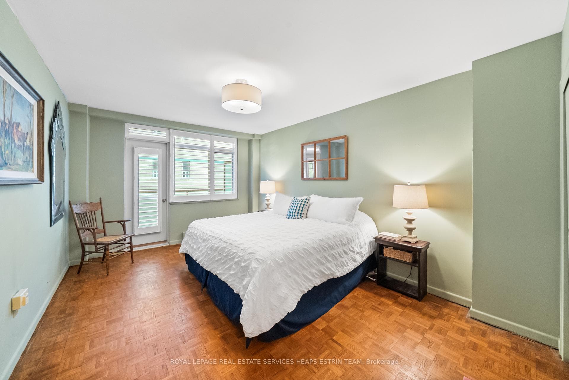 581 Avenue Road Unit 204 photo 10