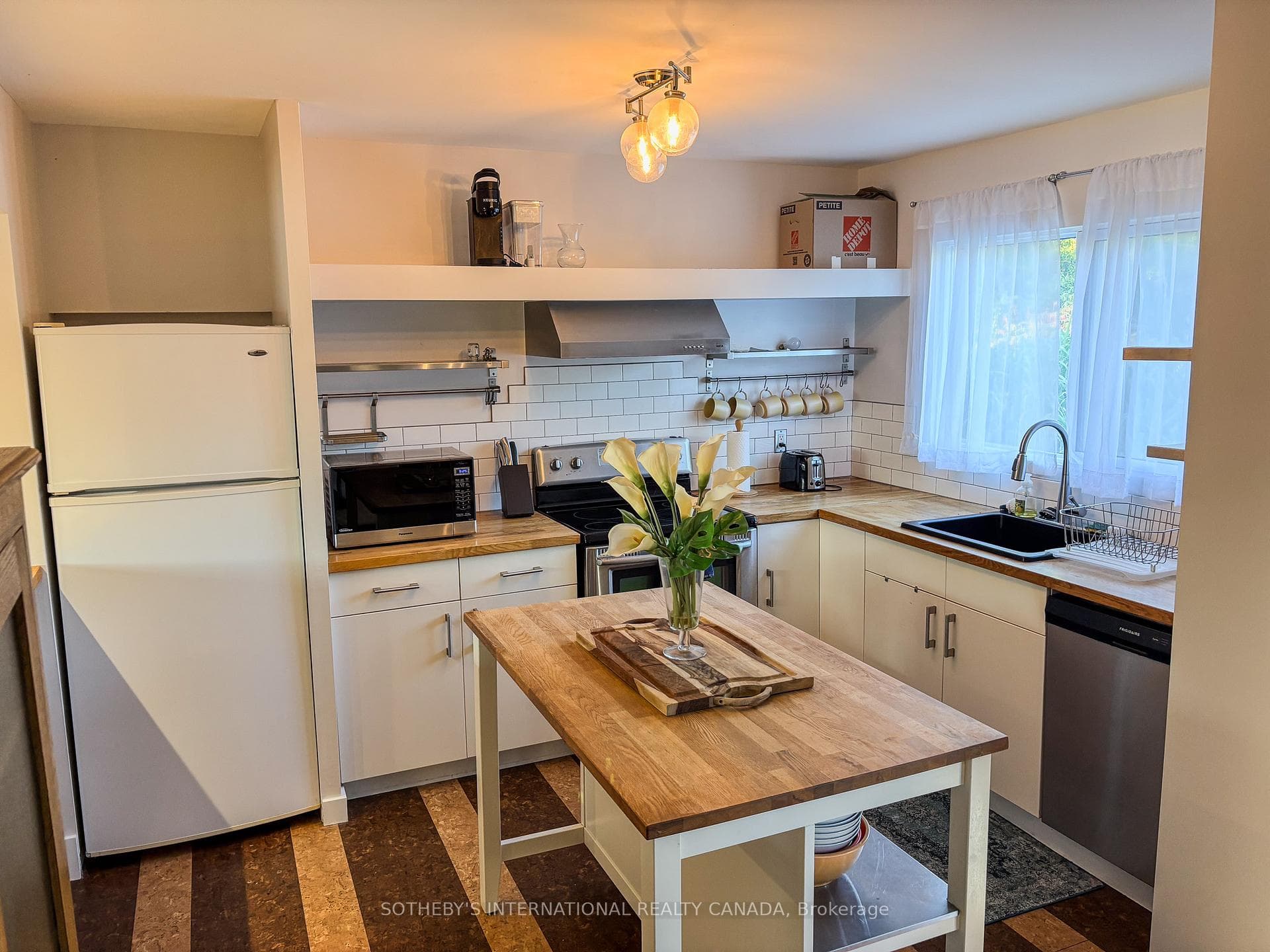 345 NAPIER Street photo 10