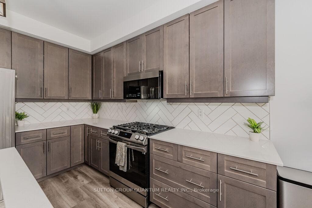 38 Ladd Avenue photo 10