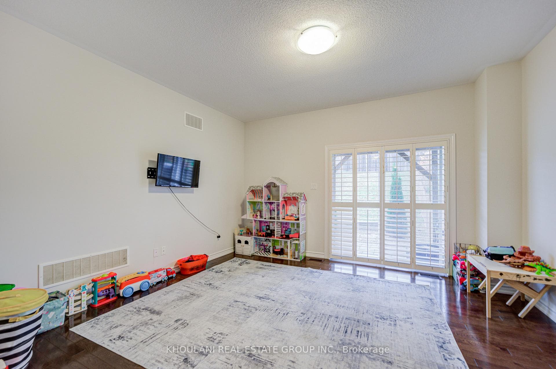 240 Andrews Trail photo 4