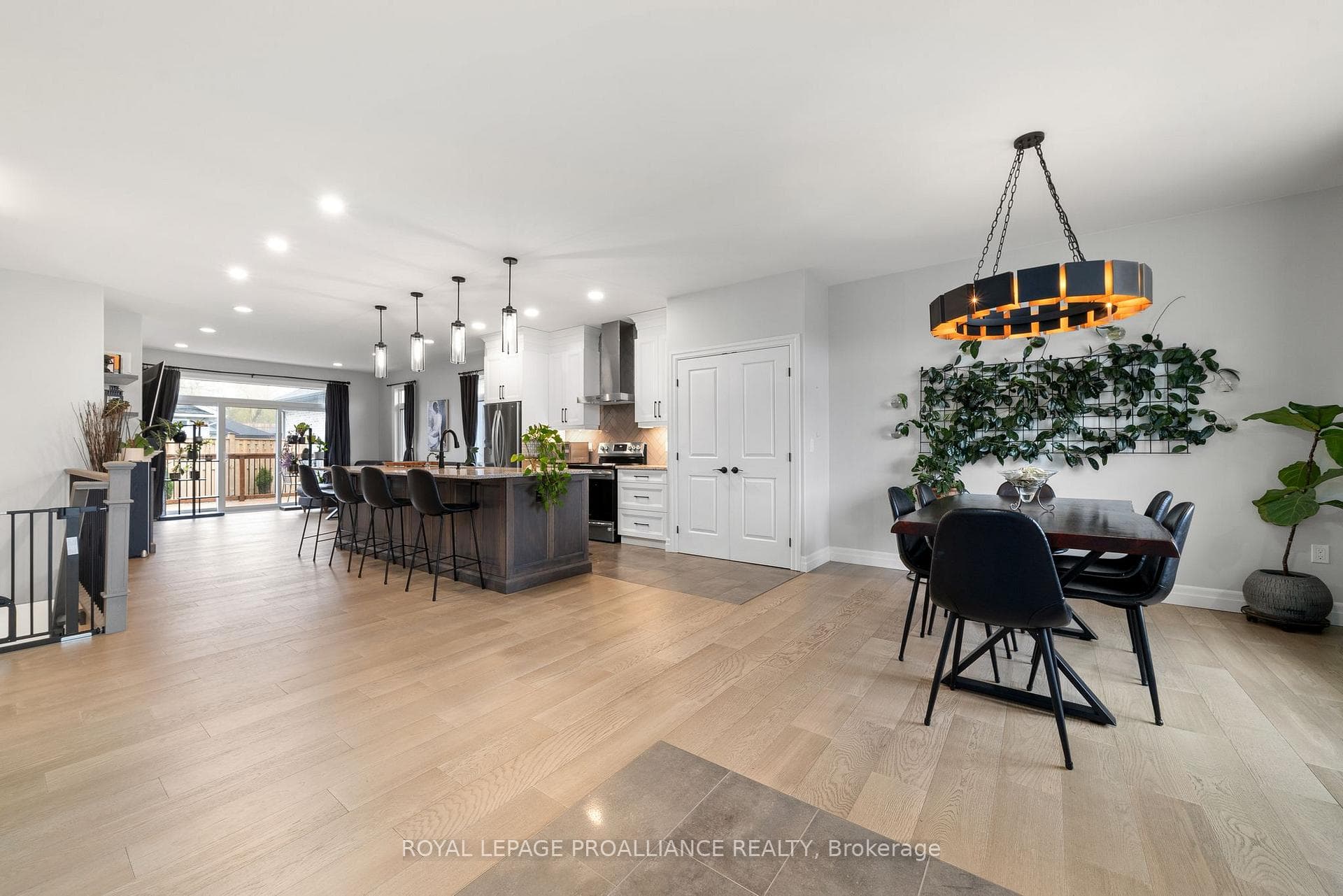19 Sabrina Avenue photo 6