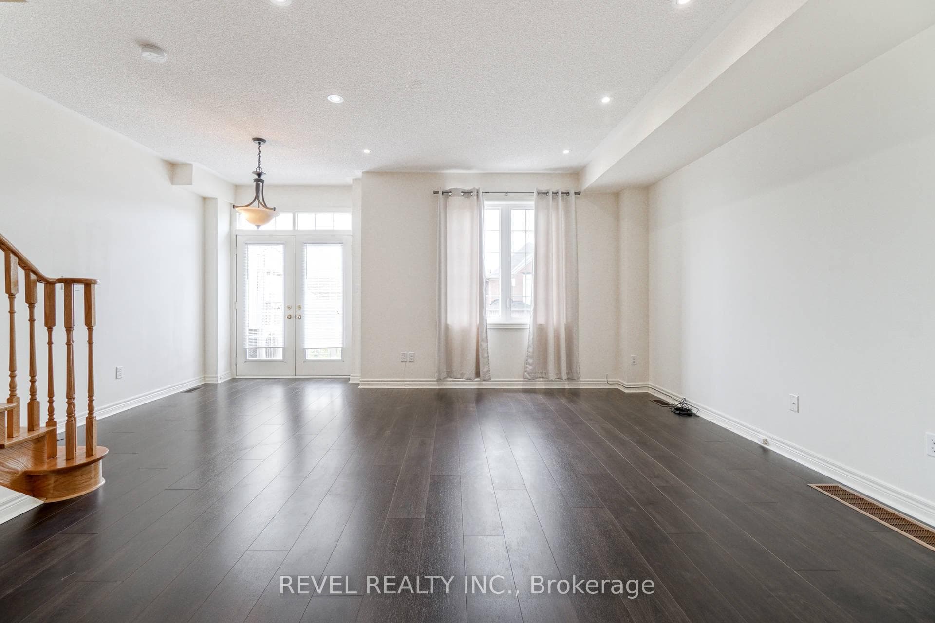 1158 Durno Court photo 8
