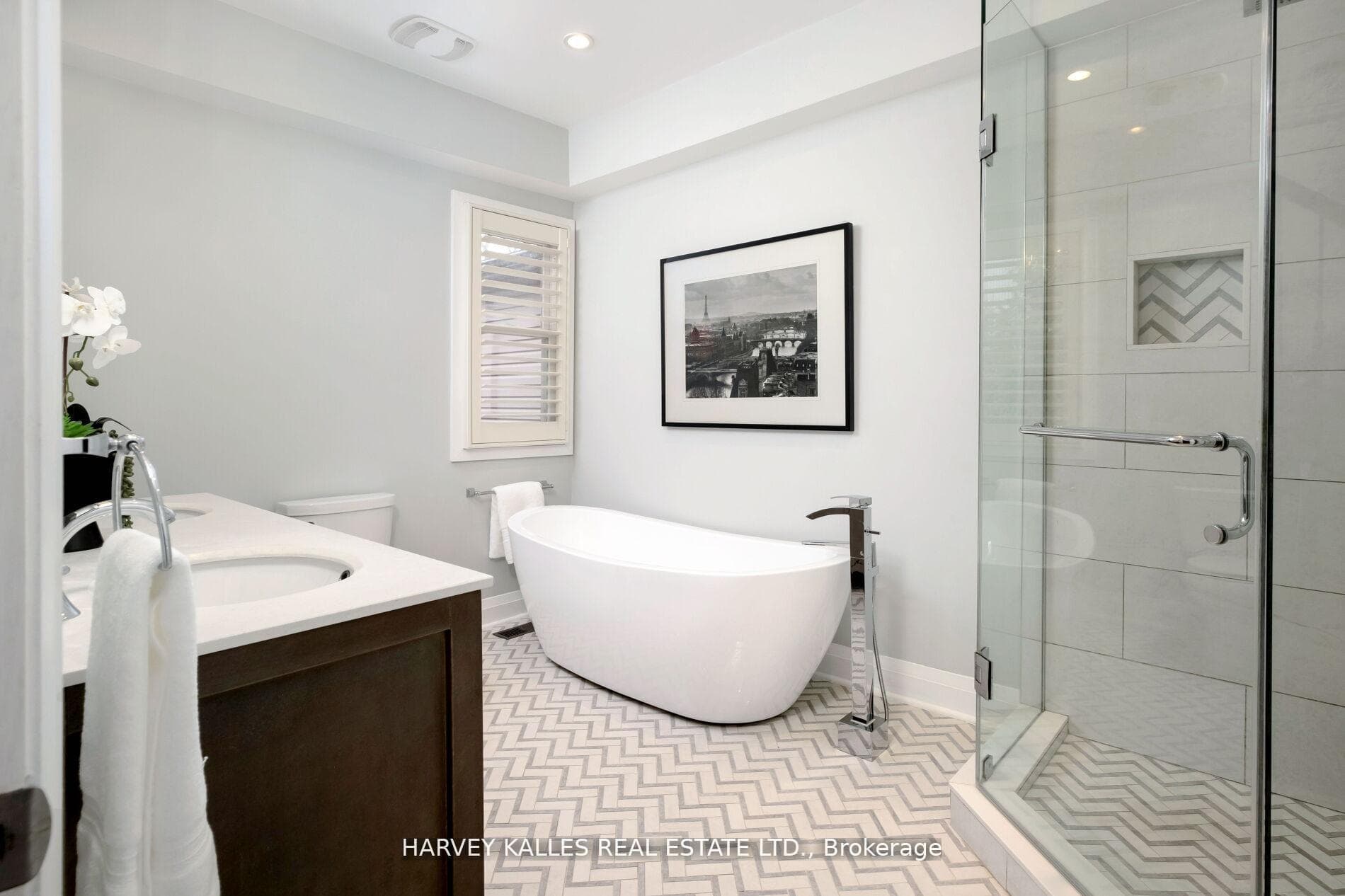 65 Tiverton Avenue photo 22