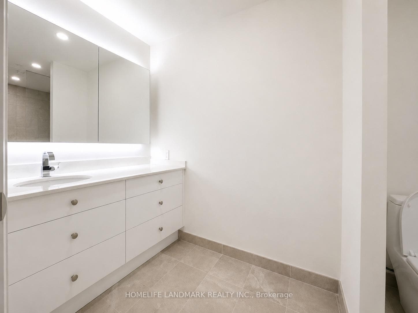285 Avenue Road Unit 503 photo 7