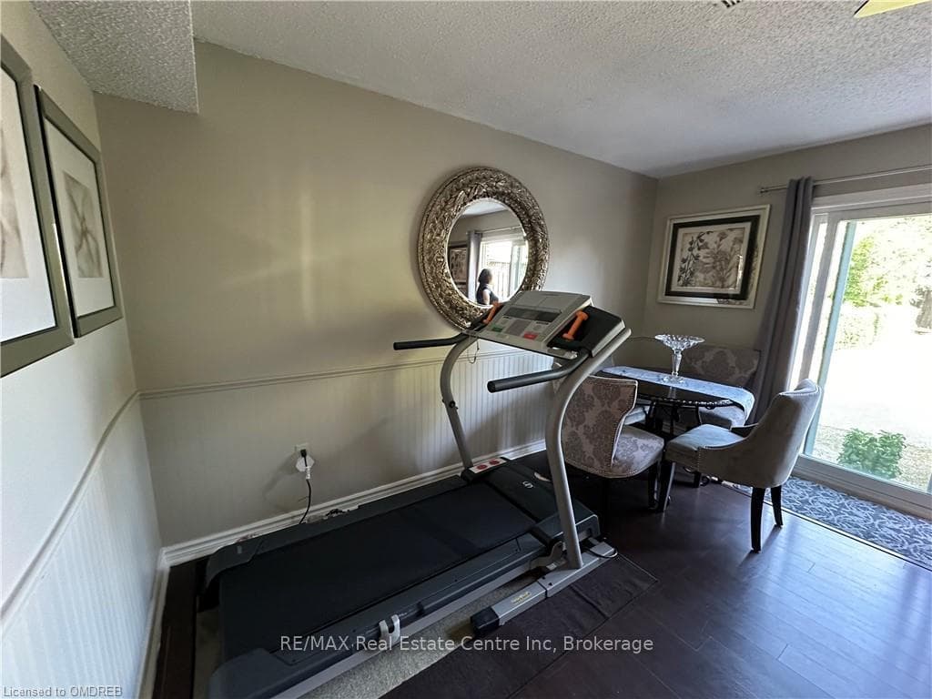 223 PICTON Street Unit 2 photo 12