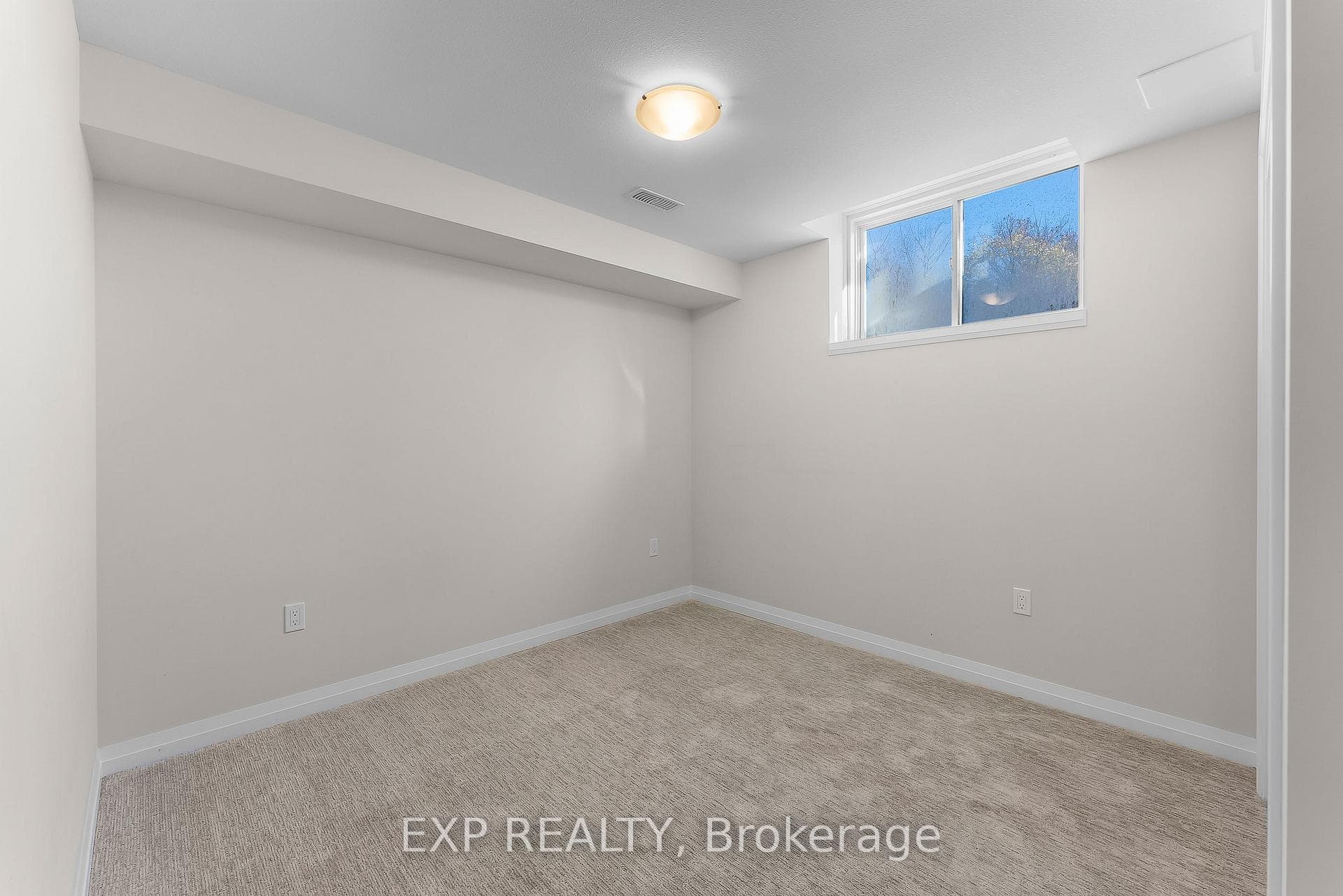 4552 Portage Road Unit 102 photo 34