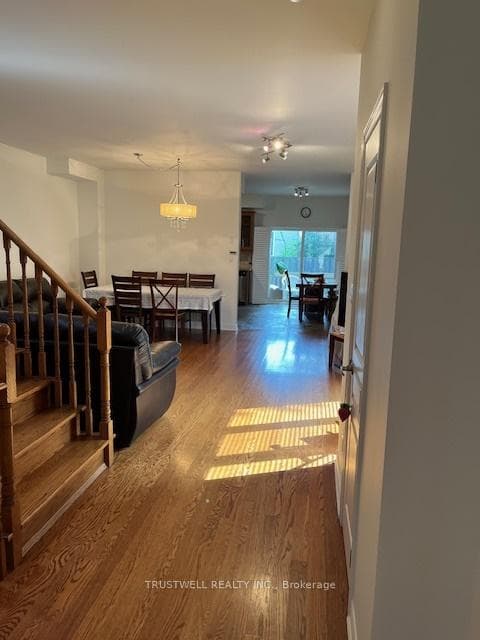 121A Pitt Avenue photo 4