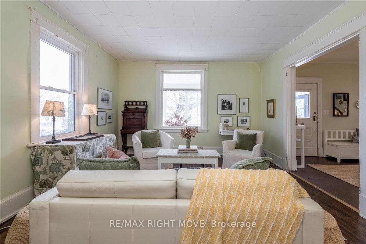132 Jarvis Street photo 8