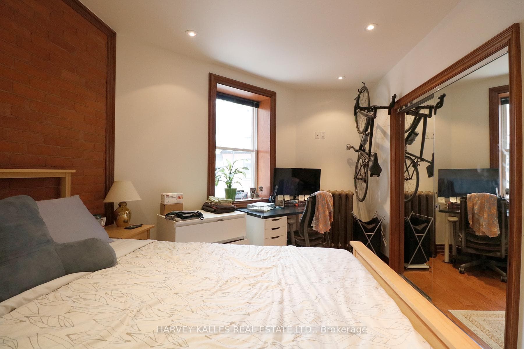 510 Jarvis Street Unit 9A photo 10