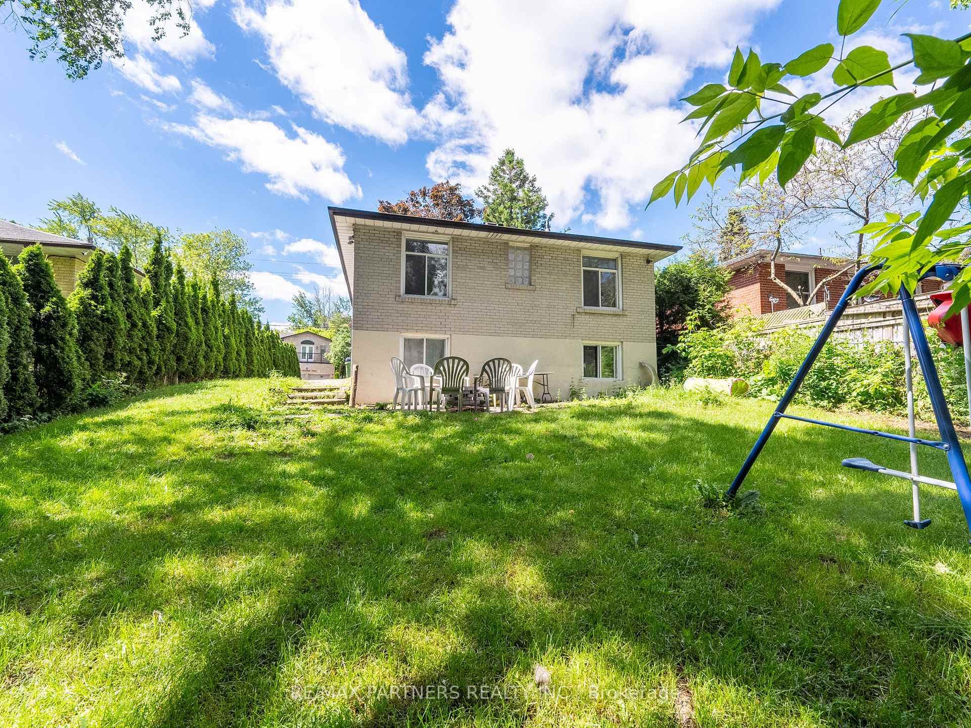 61 Mossbank Drive photo 27