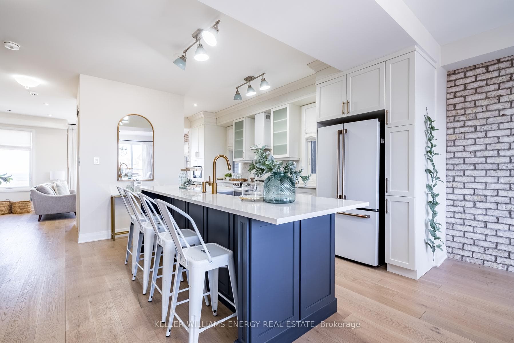 759 Port Darlington Road photo 16