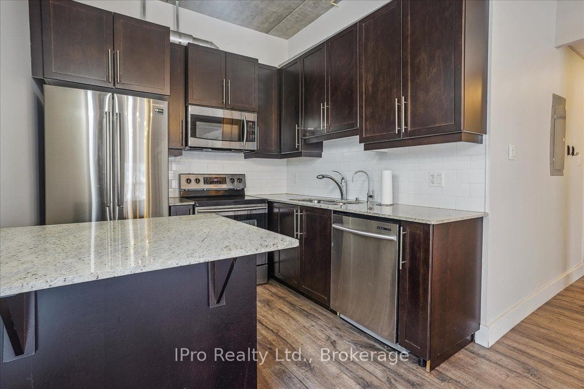 15 Devitt Avenue Unit 104 photo 13